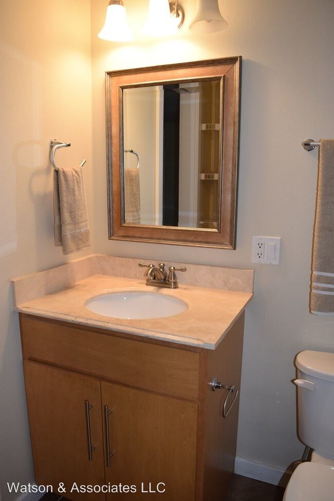 Building Photo - 1 br, 1 bath Apartment - 300 Route 66 Apt 2
