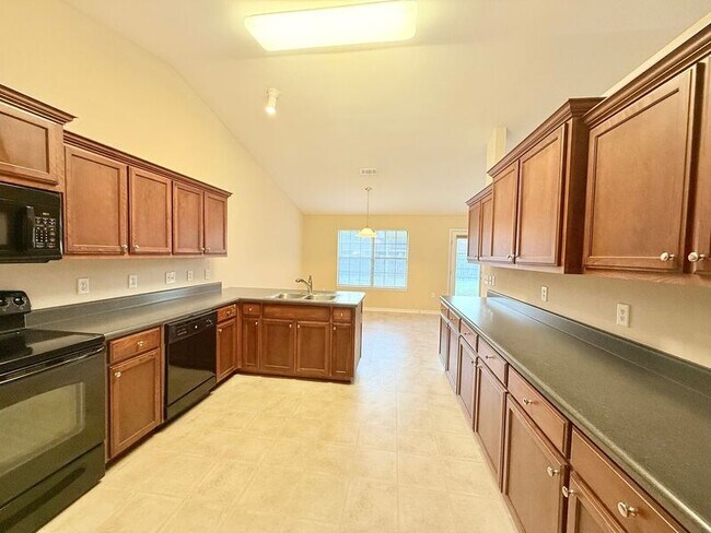 Foto del edificio - 5994 Autumn Pines Cir