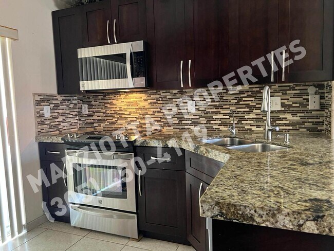 Kitchen - 2553 W 76th St