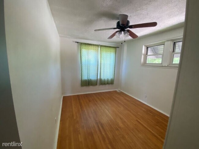 Building Photo - 2 br, 1 bath Apartment - 4963 Botanical Ave