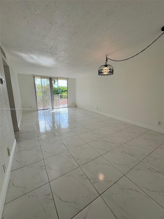 8511 NW 8th St Unit 306, Miami, FL 33126 Condo for Rent in Miami, FL