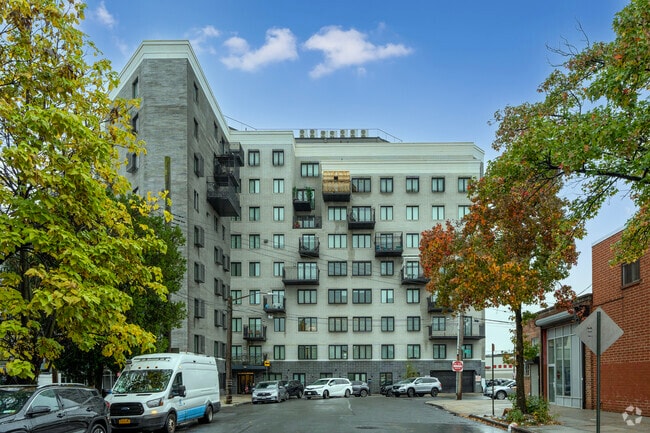 Building Photo - Pinnacle Condominiums