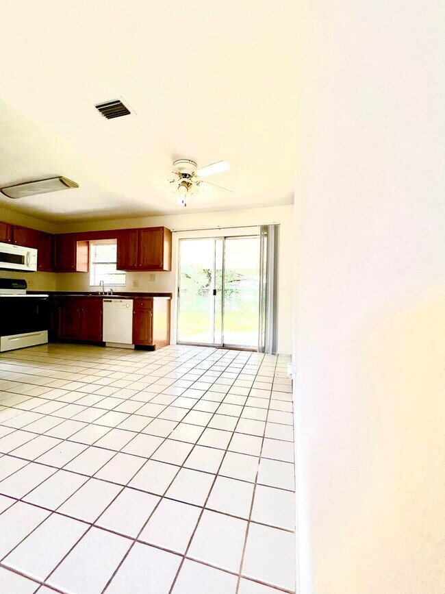 43 Oak Ln, Shalimar, FL 32579 House Rental in Shalimar, FL