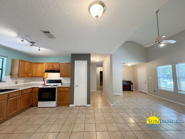 Foto del edificio - Spacious 3 Bedroom Home in Mary Esther!