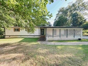 Building Photo - 205 Lake Placid Dr