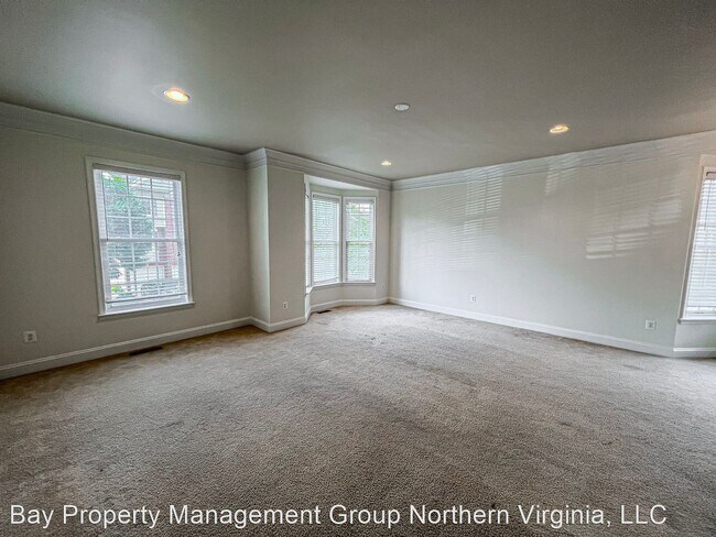 Foto del edificio - 3 br, 2.5 bath House - 11912 Hayes Station...