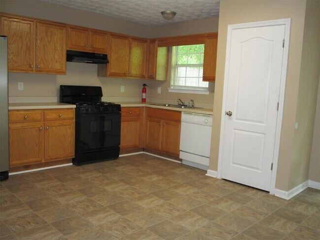 Building Photo - 3093 Fields Dr