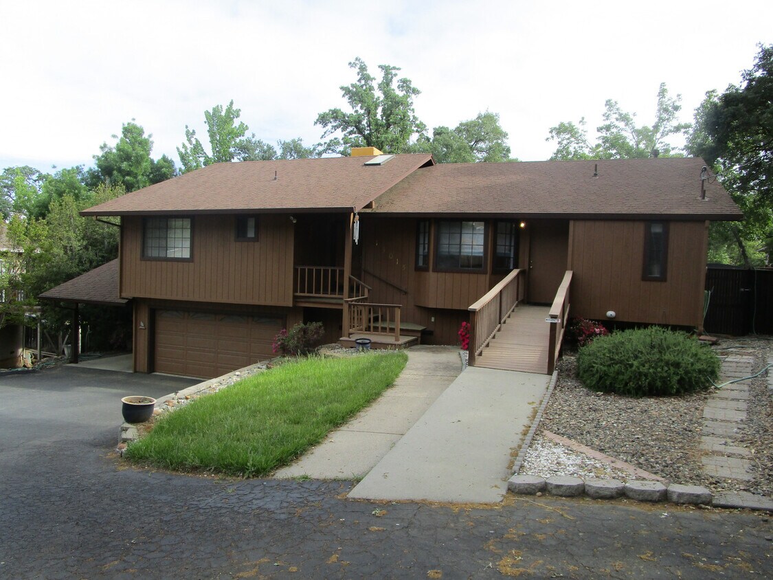 13015 Fir Dr, Sonora, CA 95370 House Rental in Sonora, CA