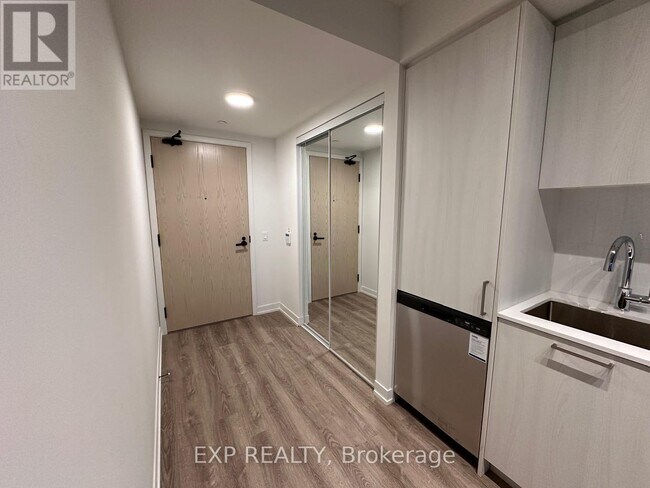 Photo du bâtiment - 195 Commerce St