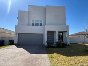 Building Photo - 711 Solaz Dr