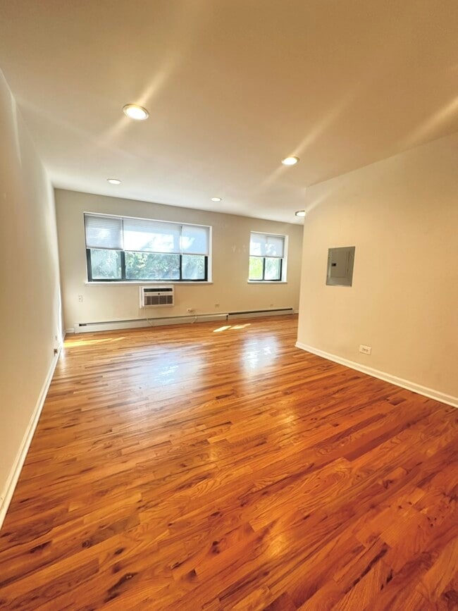 Foto del edificio - 6954 N Sheridan Rd