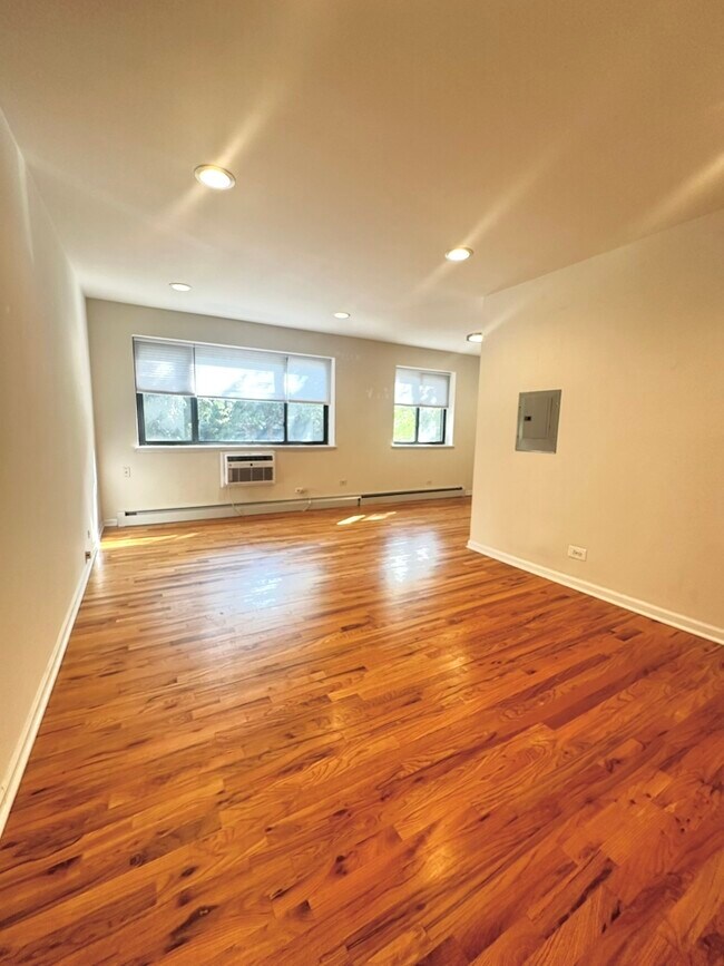 Foto del edificio - 6954 N Sheridan Rd