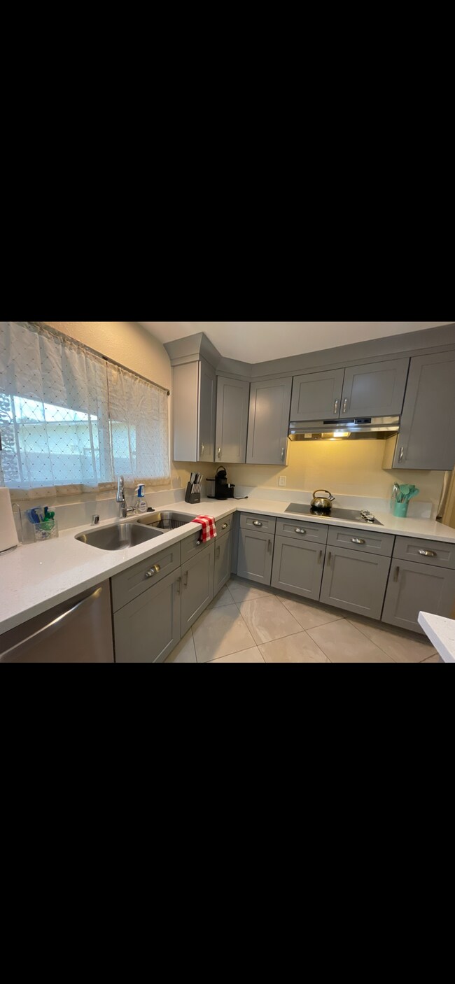 Foto del edificio - 2632 Cabot St