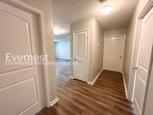 Foto del edificio - 3157 Lauren Evelyn Way