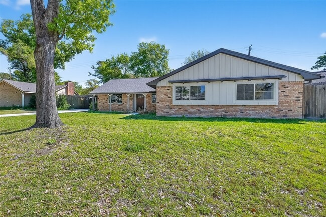 Building Photo - 1906 Shadow Bend Dr