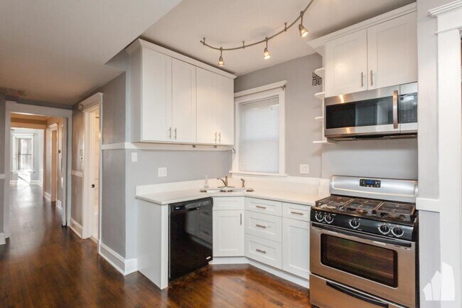 Foto del edificio - 2 bedroom in Chicago IL 60657
