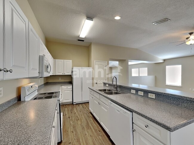 Foto del edificio - 1433 Heather Ct