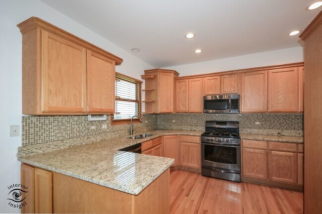 Foto del edificio - 8810 W 84th St