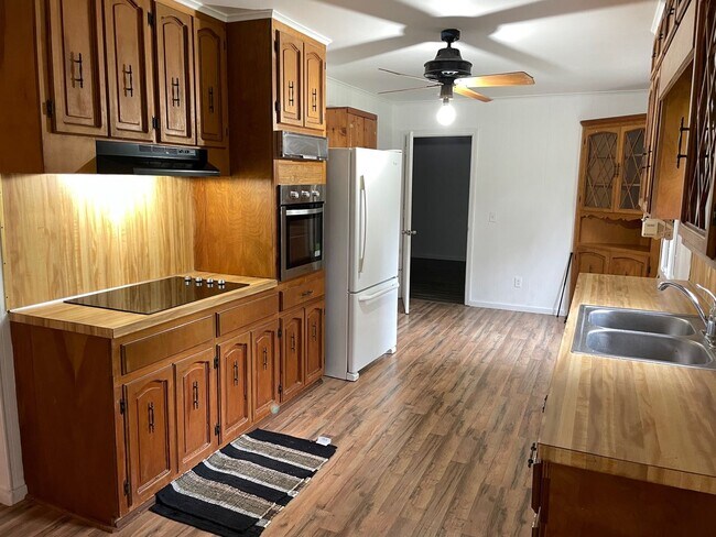 Foto del edificio - 3 bed 2 bath home