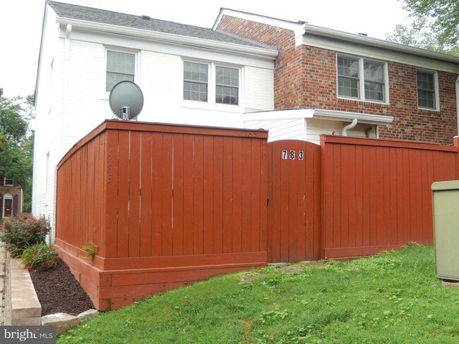 Building Photo - 783 Azalea Dr