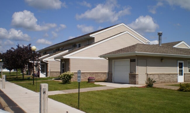 Building Photo - Galesville Greens