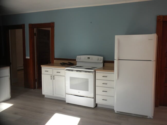 Kitchen - 191 Broad St