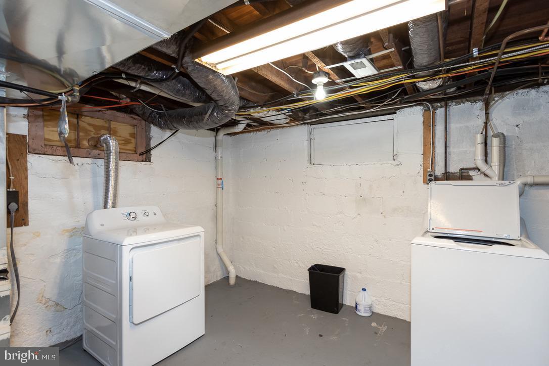 412 W Pennsylvania Ave Unit 1, Downingtown, PA 19335 Room for Rent in