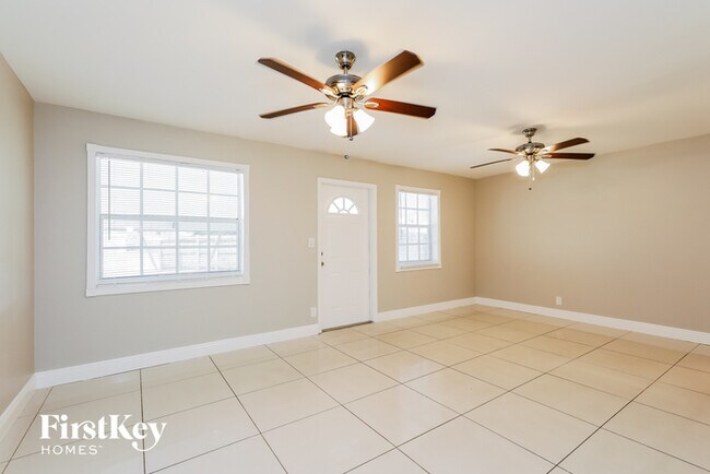 Foto del edificio - 1751 SW 38th Ave