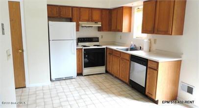 Primary Photo - 30 Sand St
