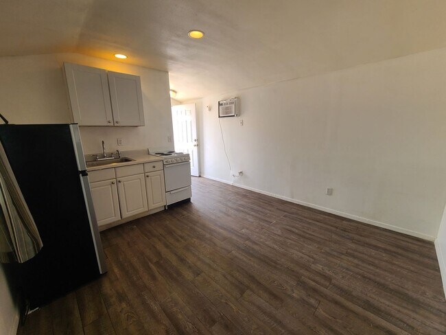 Foto del edificio - Guest House 1 bedroom 1 bathroom - Great Location