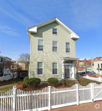 Building Photo - 13 Pleasant St