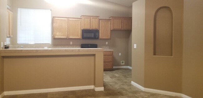 Foto del edificio - 10211 Lanesborough Ave