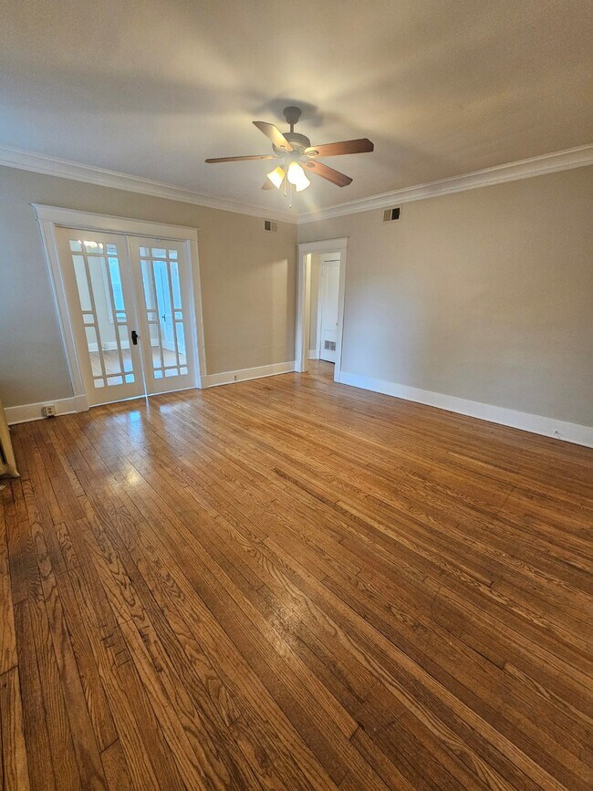 Foto del edificio - 212 S Willett St