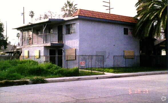 Foto del edificio - 1288 N Acacia Ave