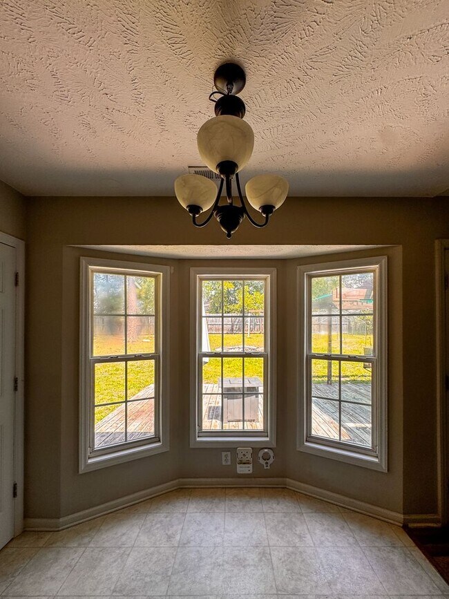 Building Photo - Charming 3 Bed 2 Bath Plus Bonus Room in Raeford