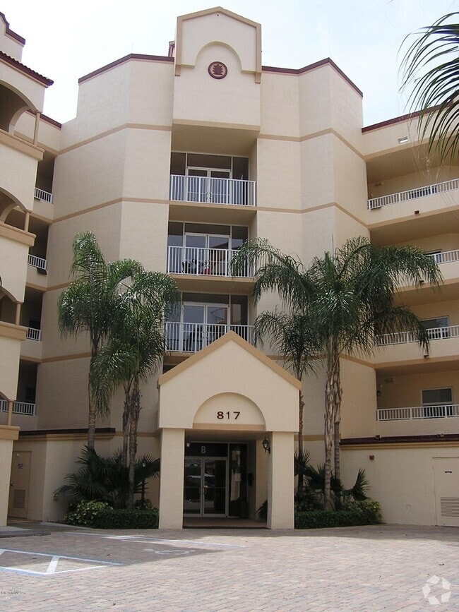 Building Photo - 817 Mystic Dr