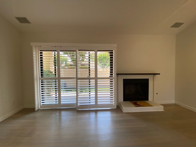 Building Photo - Desirable 2bd/ 1.5ba Condo in Sonoma!