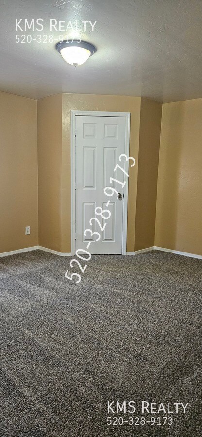 Building Photo - 3536 E Blacklidge Dr