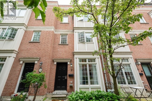 Building Photo - 6-6 Wellesley Pl