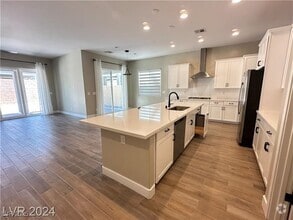 Building Photo - 3961 W Haleh Ave