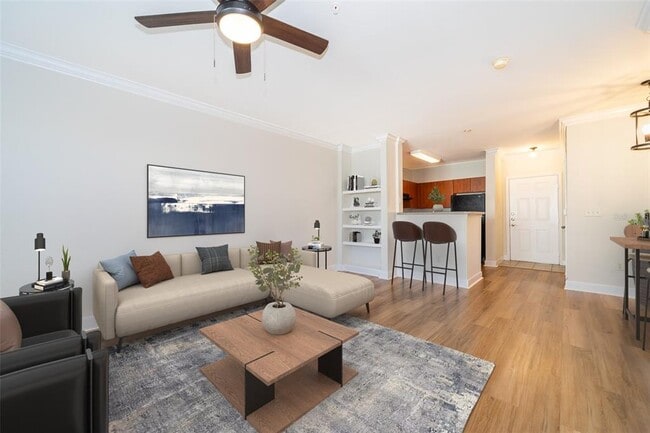 Building Photo - 204 E South St