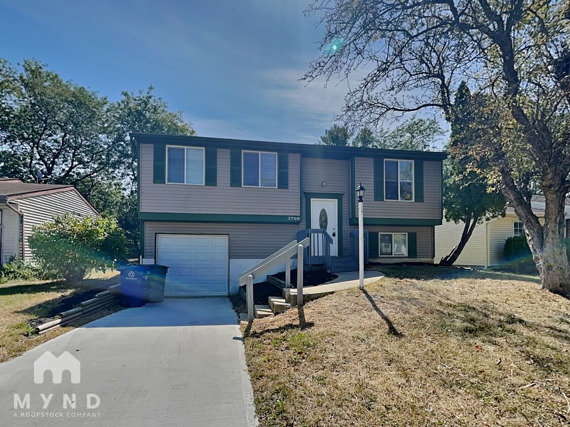 Primary Photo - 3799 Farm Brook Ln