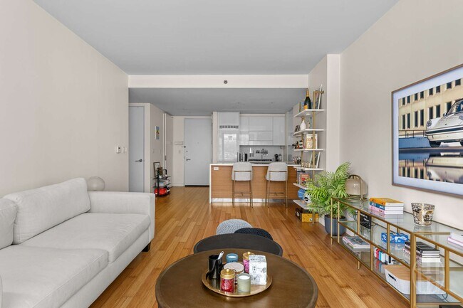 Foto del edificio - 303 E 33rd St