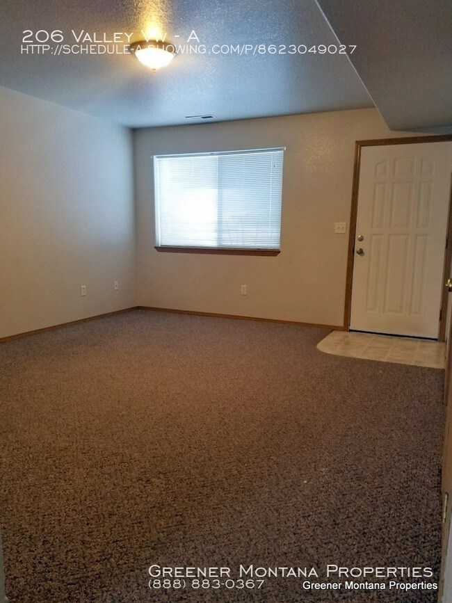 Building Photo - Prime location apartment