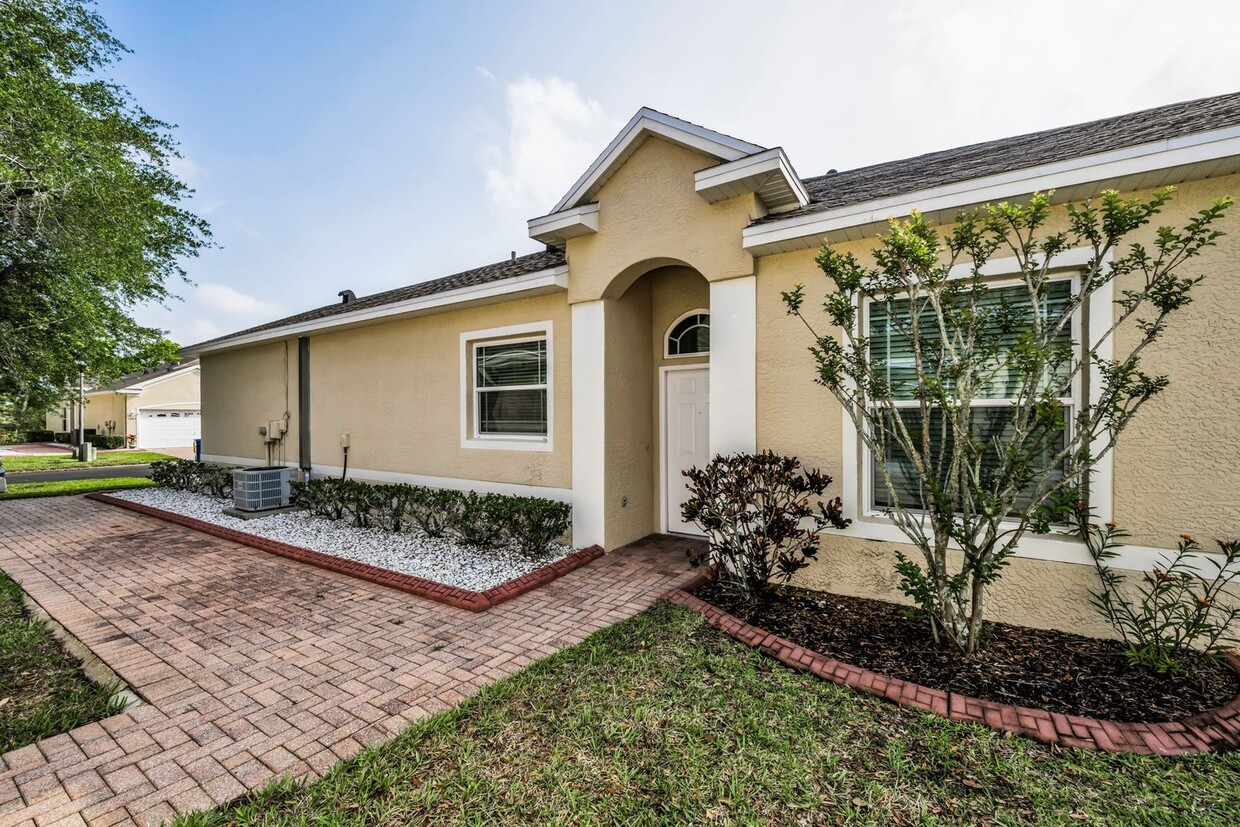 Beautifully Updated Villa - Beautifully Updated Villa