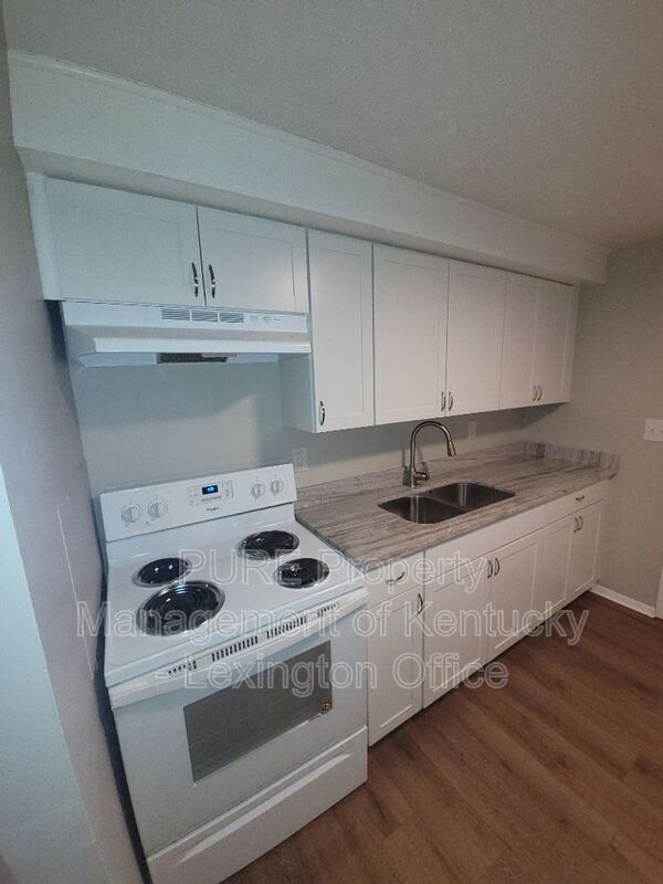 Foto del edificio - 427 Cardwell Ave