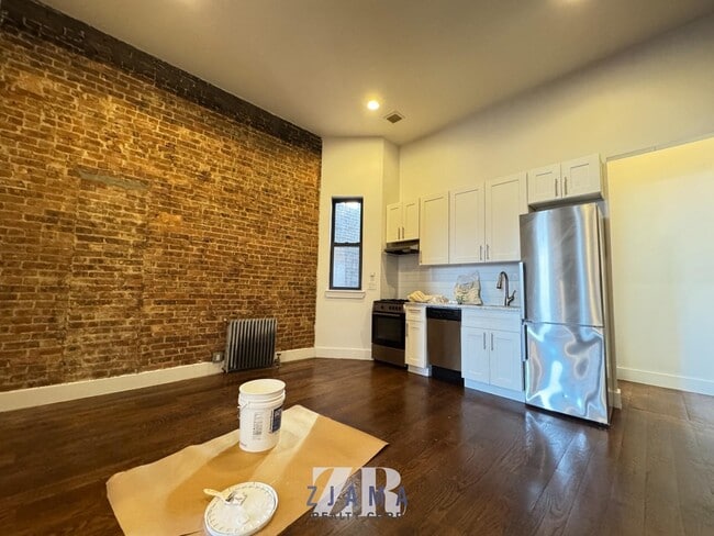 Building Photo - 1047 Bedford Ave