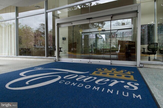 Foto del edificio - 4201 Cathedral Ave NW