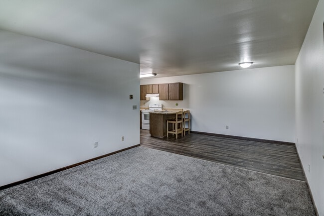 Building Photo - 1032 Imperial Cir