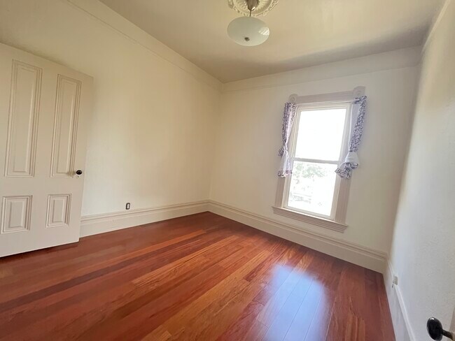 Foto del edificio - 2041 Alameda Ave